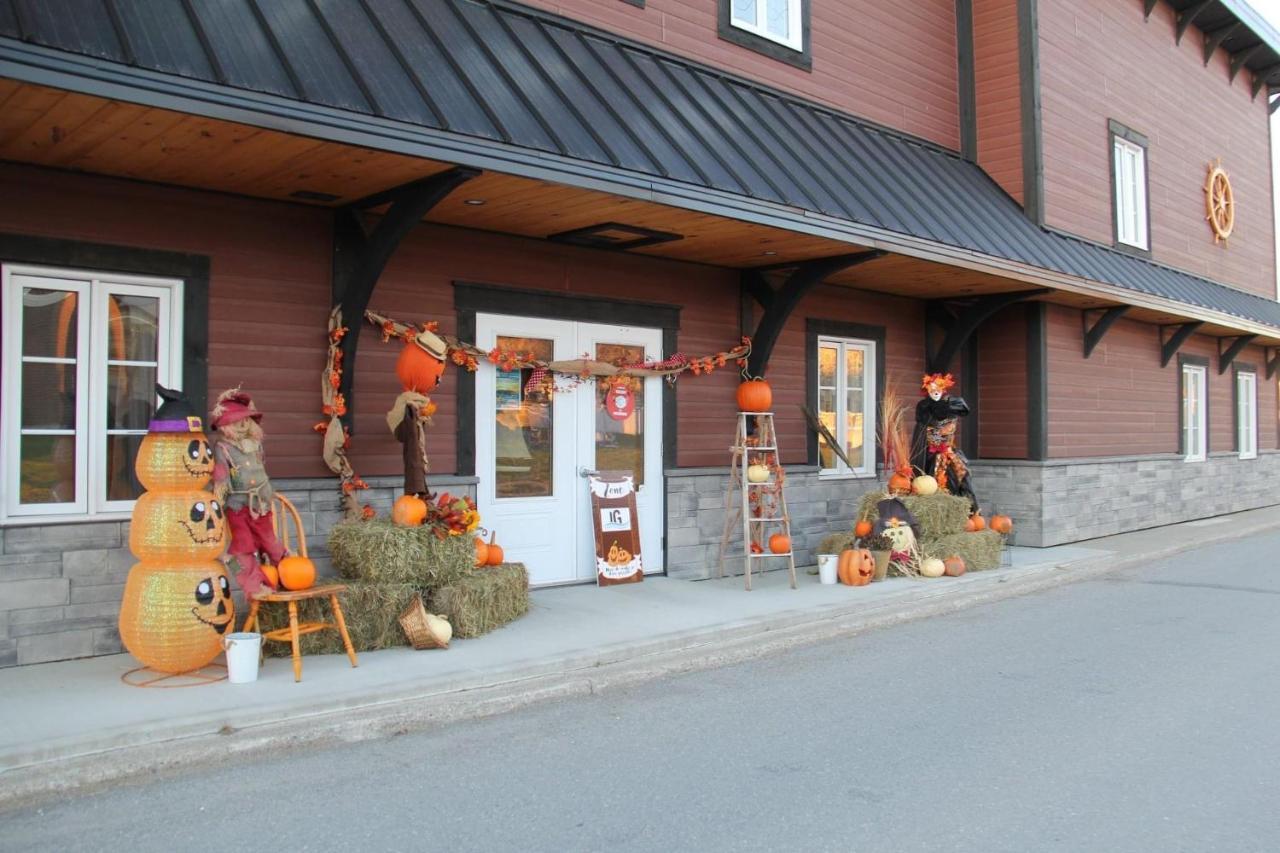 Auberge Du Vieux Faubourg Sainte Anne-des-Chênes Exterior foto